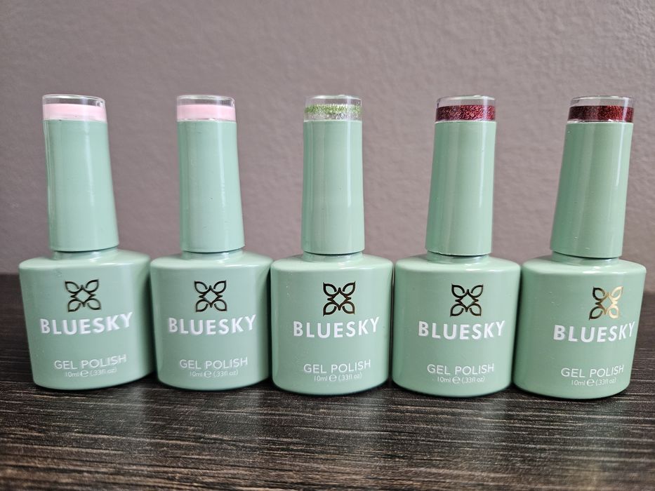 Гел лакове и цветни бази