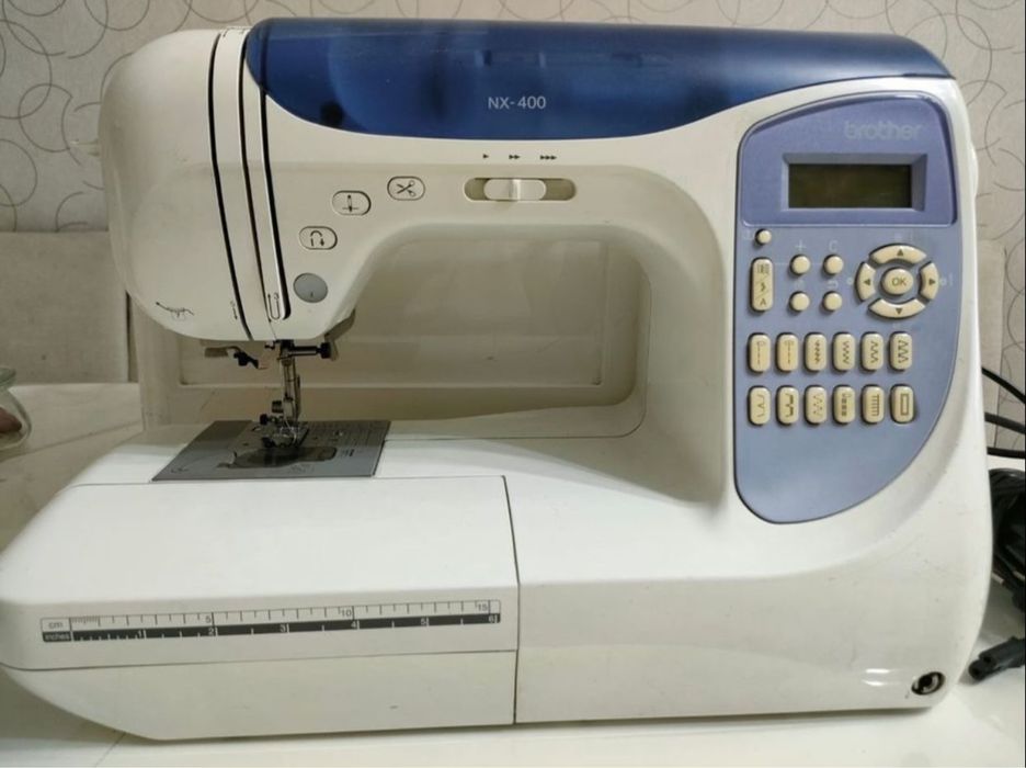 Продам швейную машину