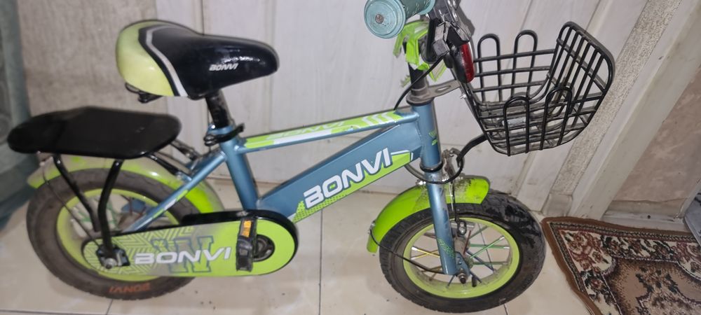 Xolati yaxshi korila kelishtrb beramza xech qati sinmagan.