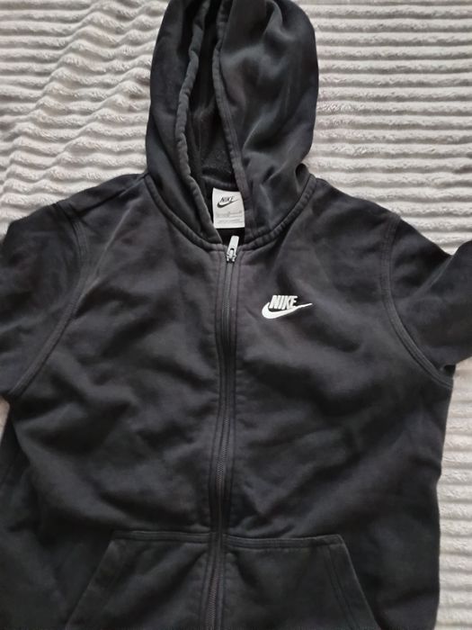 Здравейте продавам якета