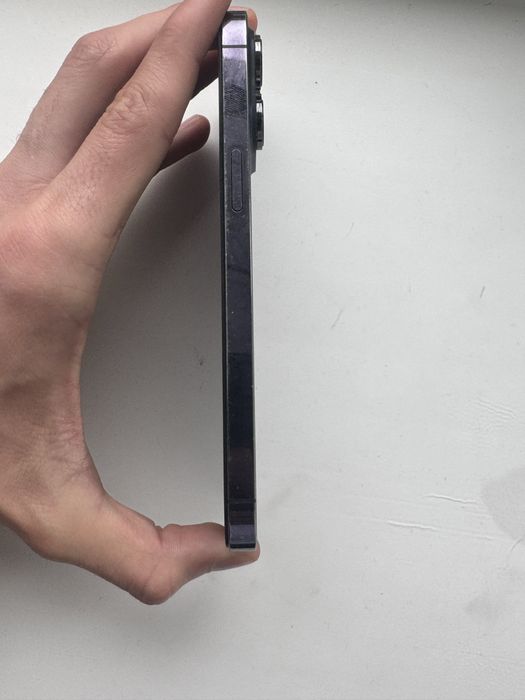 Продам Айфон 14 про макс