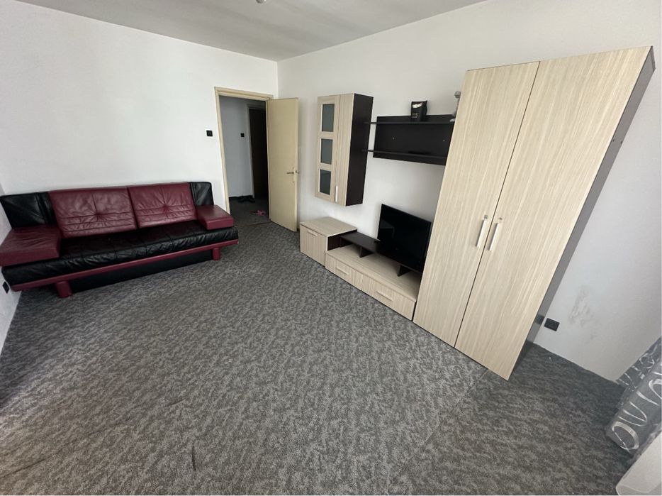 Vand apartament 2 camere  centru Piata Mare