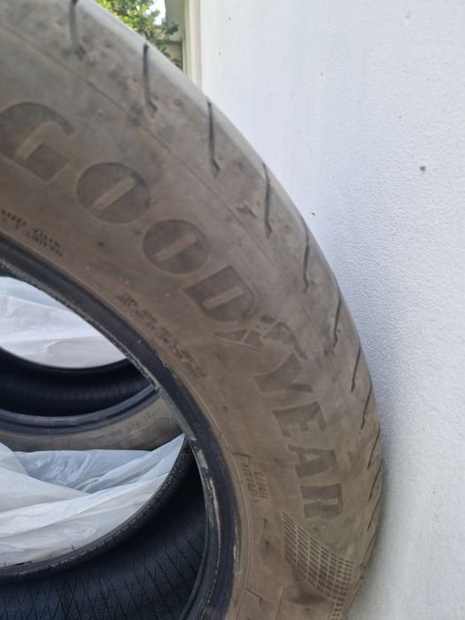 Goodyear 235 55 18 летни гуми