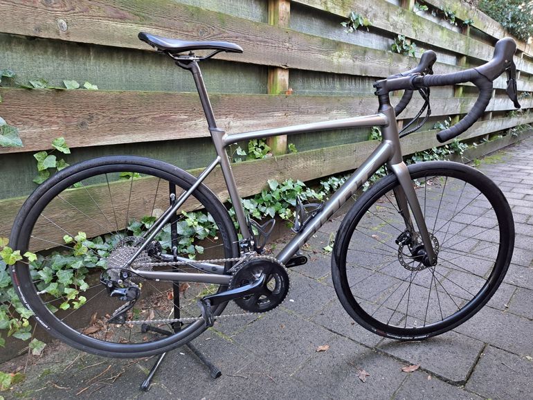 Велосипед Giant Contend SL 1 Disc -2021