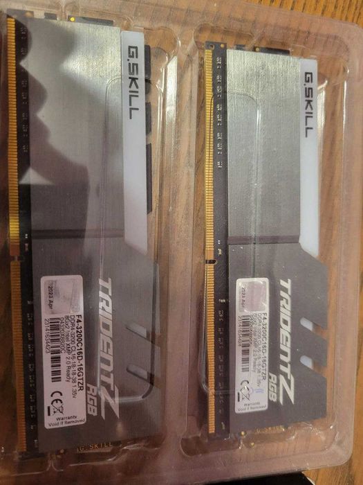 Рам памет G.SKILL Trident Z RGB 8GB (1x8GB) DDR4 3200MHz - уникални!