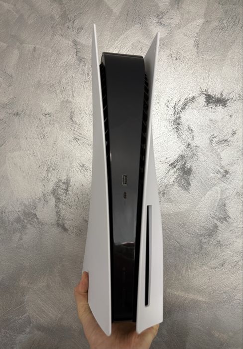 PlayStation 5 DISK + 2 Controllere și acesorii