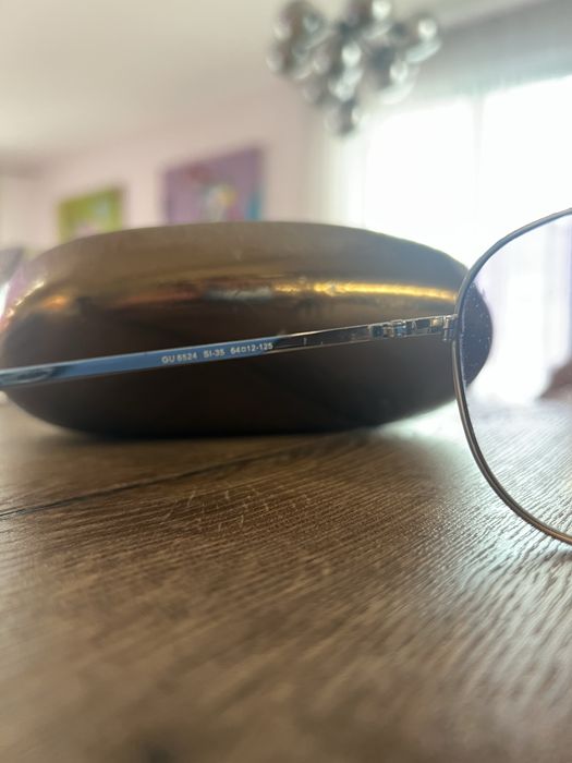 Очила GUESS с калъф