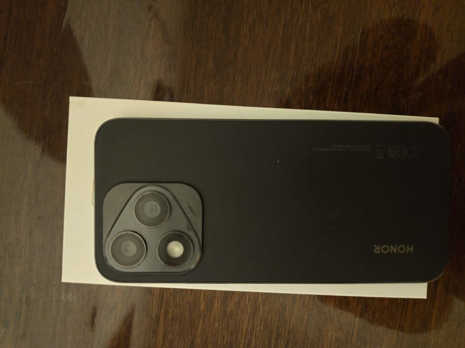 Продавам като нов Honor 400 lite