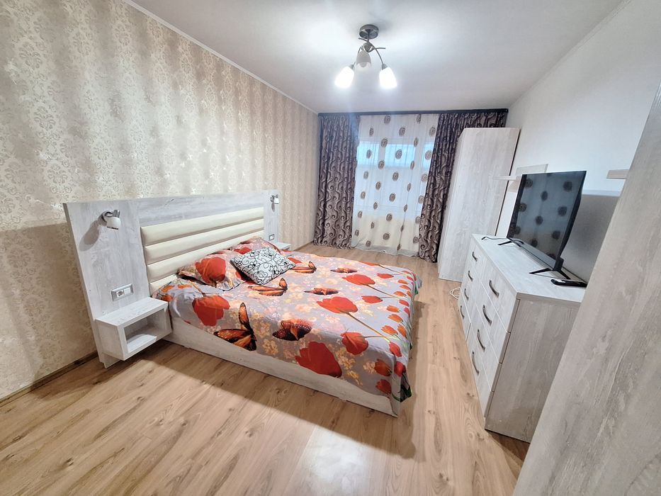 Închiriez apartament Calea Moldovei ,parcare inclusa,parter
