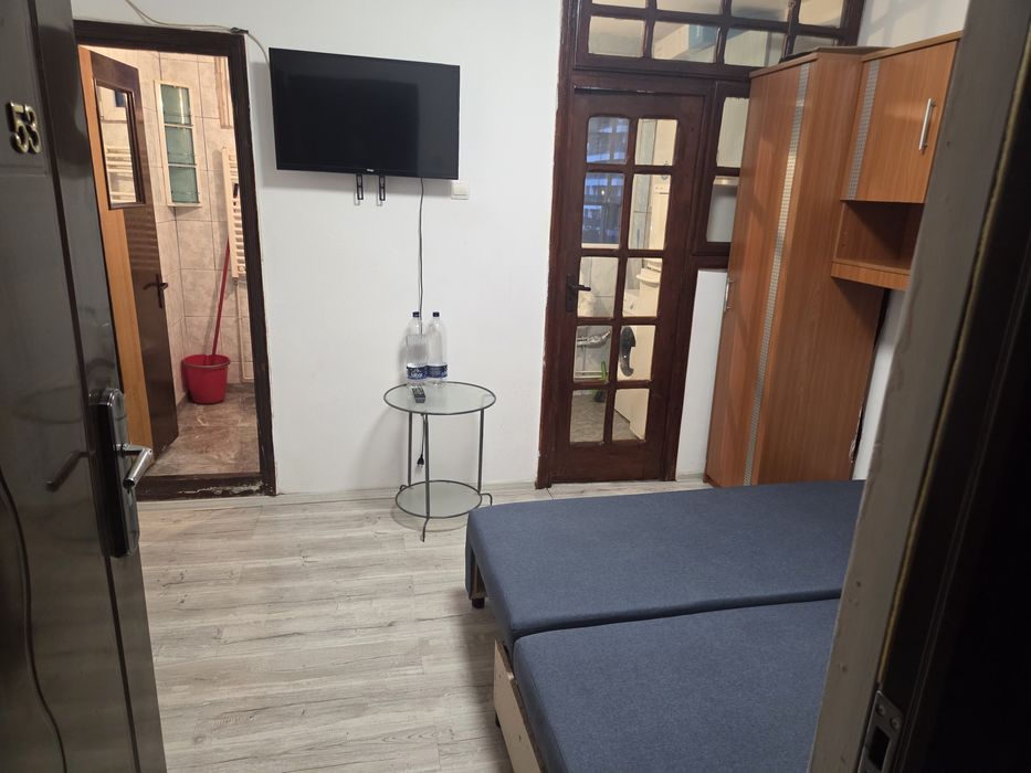 Inchiriez garsoniera metrou pipera