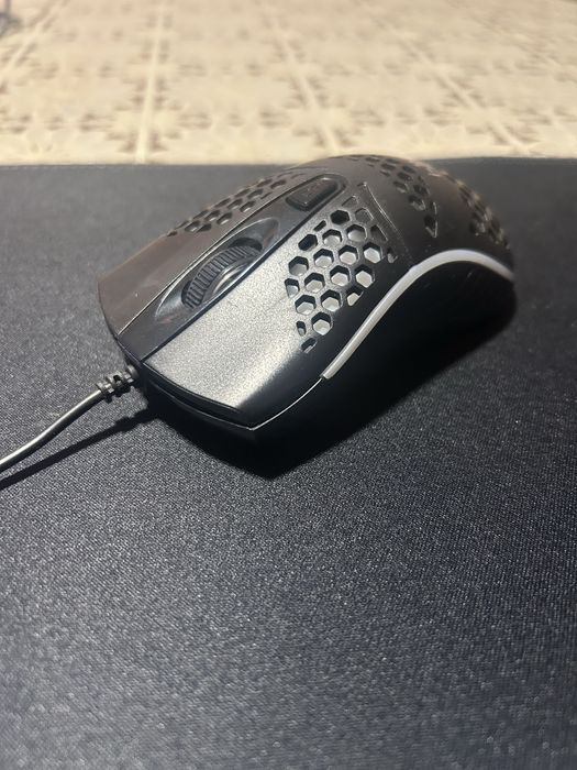 Продавам комплет мишка и покривало за бюро- пад RGB всичко работи