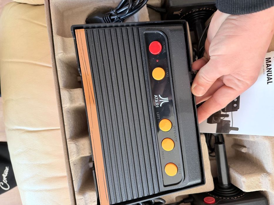 ATARI Flashback 8 – 105 вградени игри – Като нов