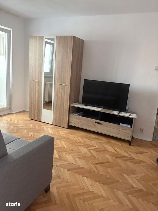 Inchiriez apartament 3 camere, decomandat -zona Vlaicu