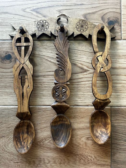 Linguri sculptate traditionale/rustice