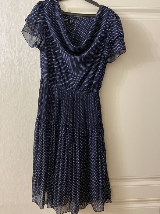 Платья, разгрузка гардероба