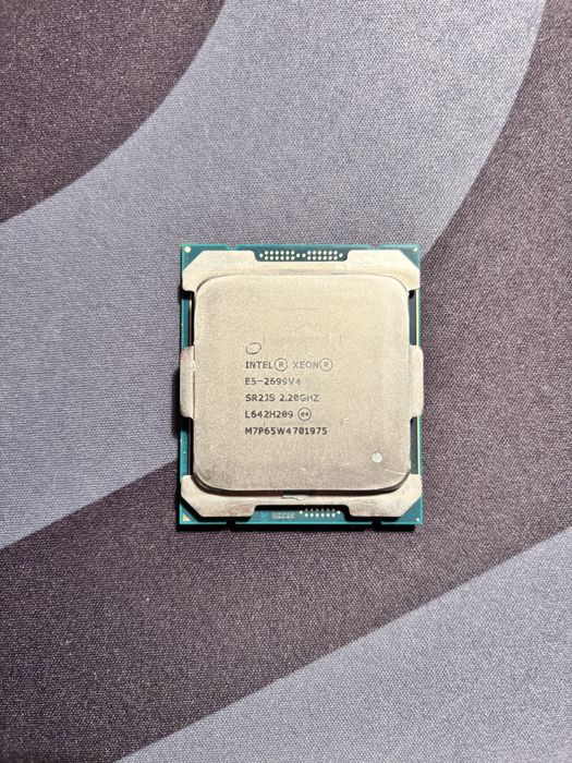 Процессор Intel Xeon E5-2699v4
