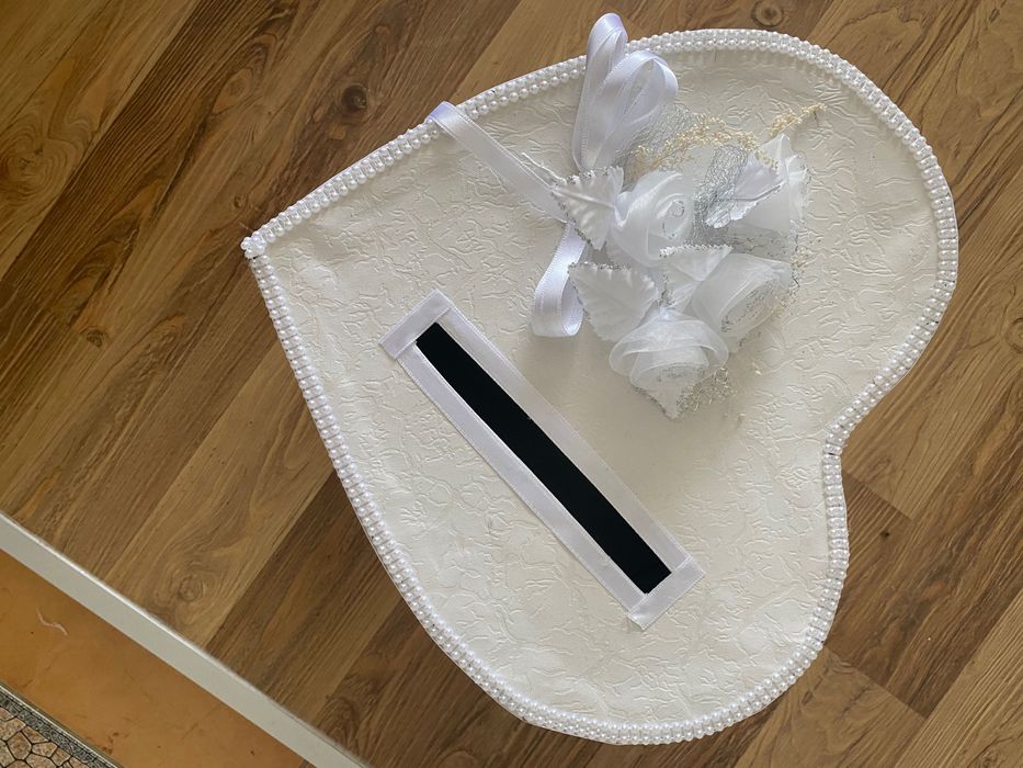 Кутия за пари за ваш специален побод