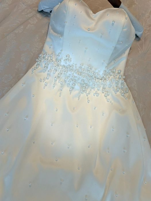 Rochie tafta alba perle