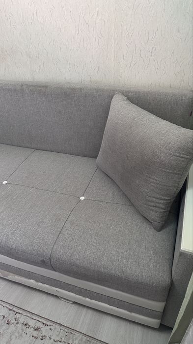 Продам диван серый