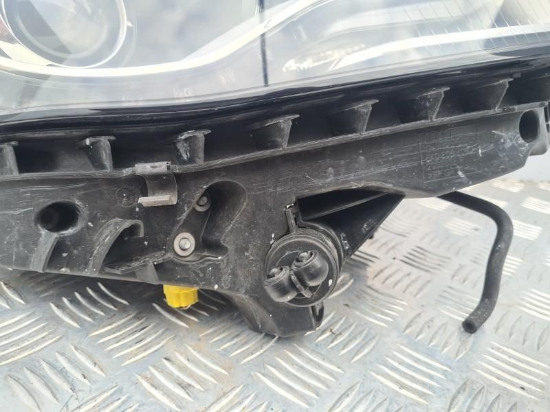 Far dreapta cu xenon LED D3S HID Audi A4 8K2, B8