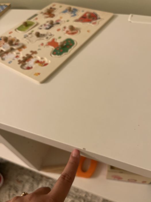 Comoda Ikea cu picioare de lemn incluse