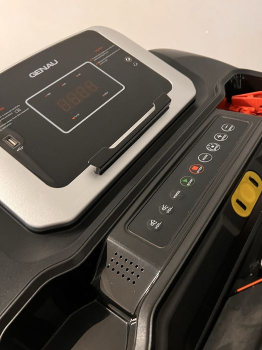 Беговая дорожка Genau