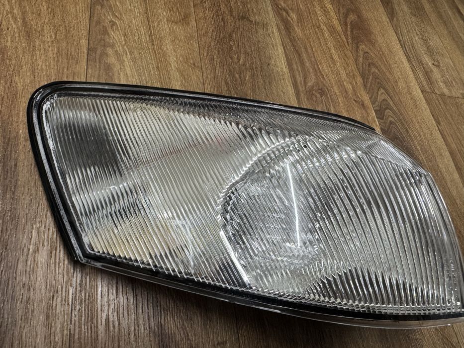 Передние поворотники Camry 20