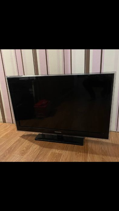 Самсунг в отличном состоянии  тв длина 94 шырина 57 цена 60000тг