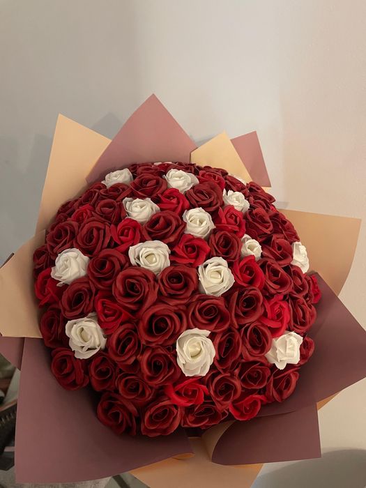 Buchete și aranjamente