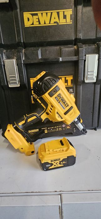 Pistol cuie dewalt dcn 693