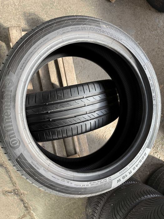 2x Anvelope Vara 225/45 R19 - Continental Conti Sport Contact 5