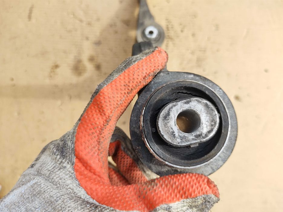 Преден Десен Носач Mercedes E class W211 4Matic Tmodel 2008 320CDI