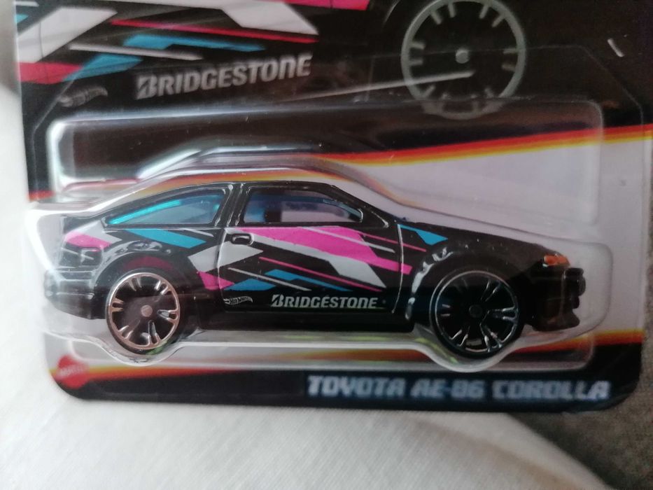 Комплект Hot Wheels Neon speeders