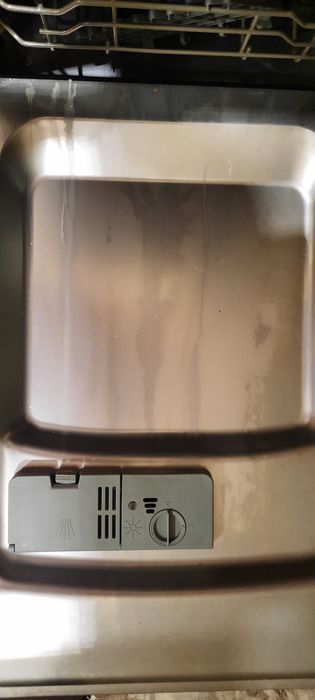 Продам посудомоечную машину