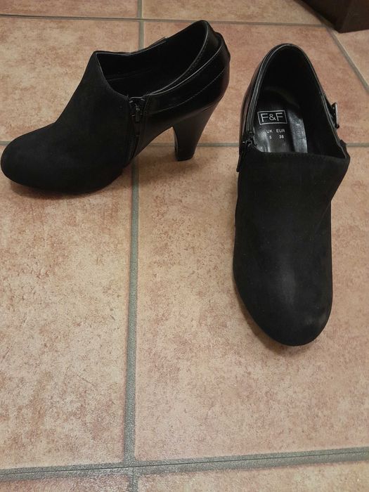 Продавам обувки внос от Великобритания