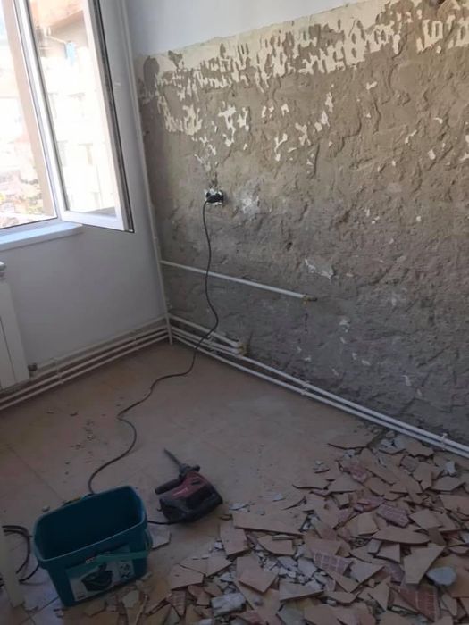Servicii demolari,spargem beton,sapa,gresie,faianta,moloz