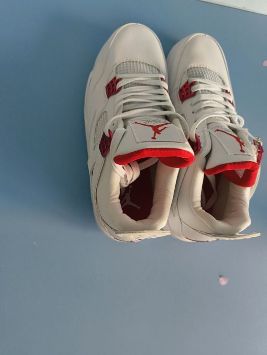 Jordan 4 metalic red ,43