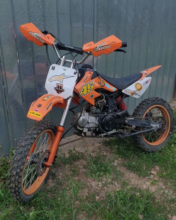 Vând cross de 125