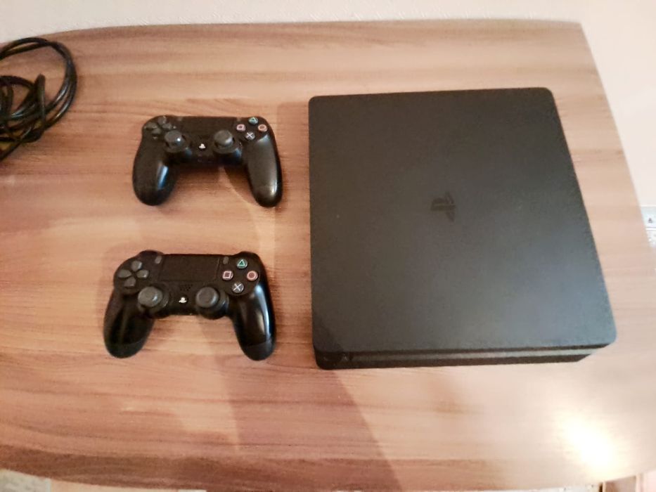 Плейстейшн PLS 4 Слим