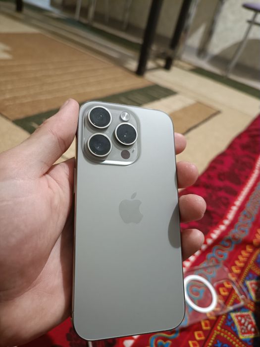 Iphone 15 pro natural titanium