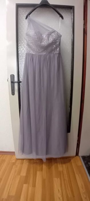 Продавам официална дълга рокля