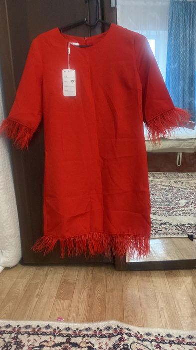 Продам женские платья