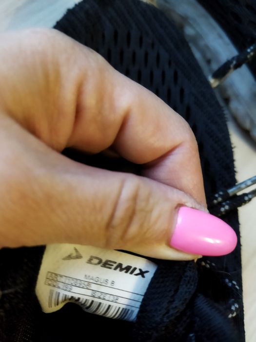 Продам кроссовки на мальчика