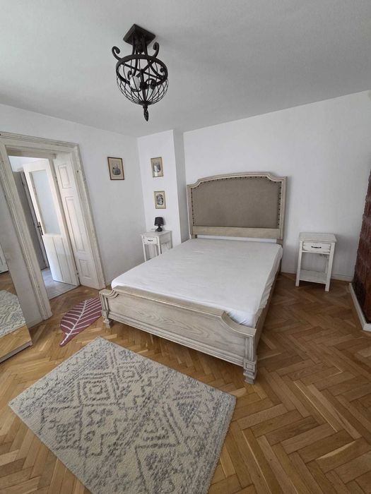 Inchiriez apartament 2 camere ultracentral, proprietar, complet mobilat Brasov – Str. Cerbului, la 100m de Piata Sfatului, 30m de str sforii