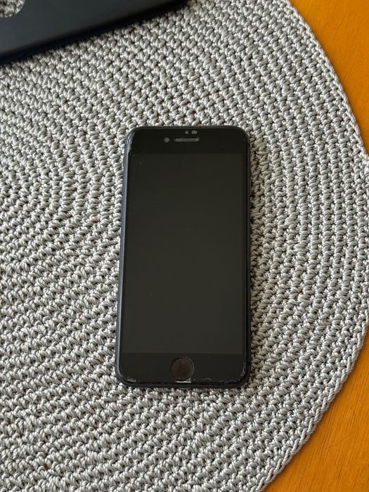 Apple iPhone 8 64 GB space grey + оригинална кутия