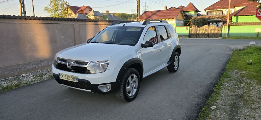 Vând Dacia Duster