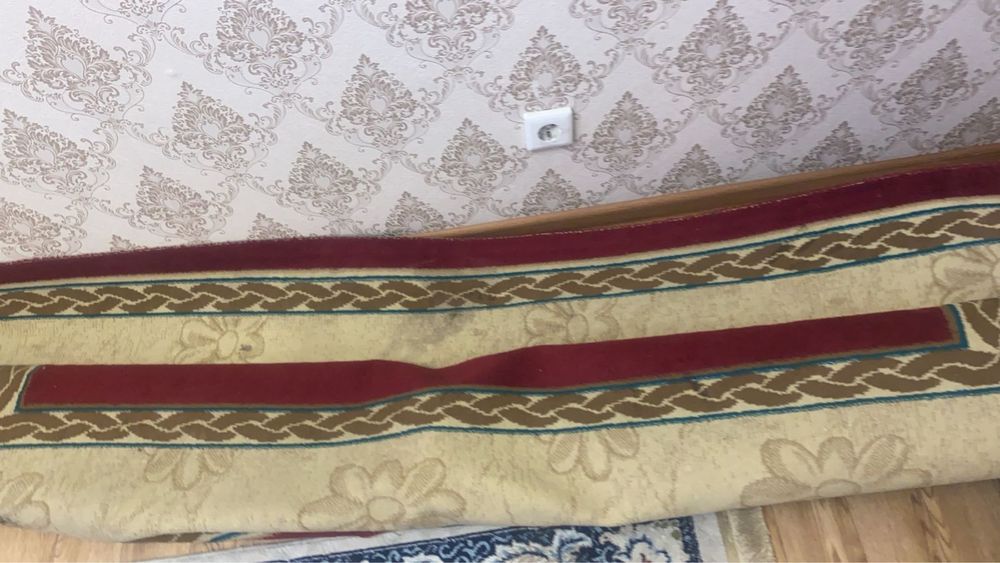 шкаф и 2 ковра за 15.000