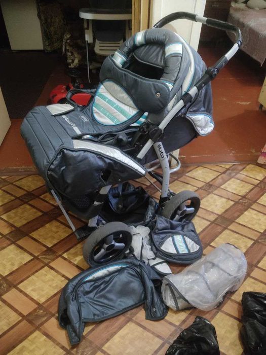 Коляска,  манеж,