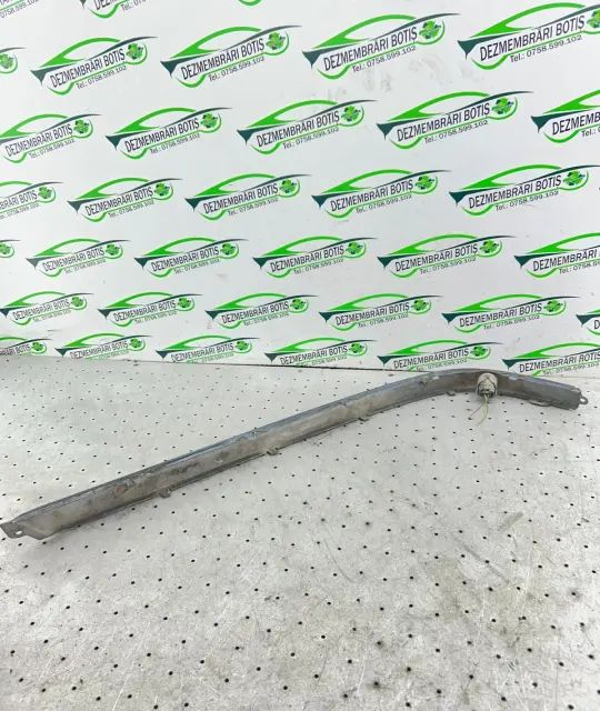 Ornament lateral dreapta pentru bara de protecție spate 51127005932R