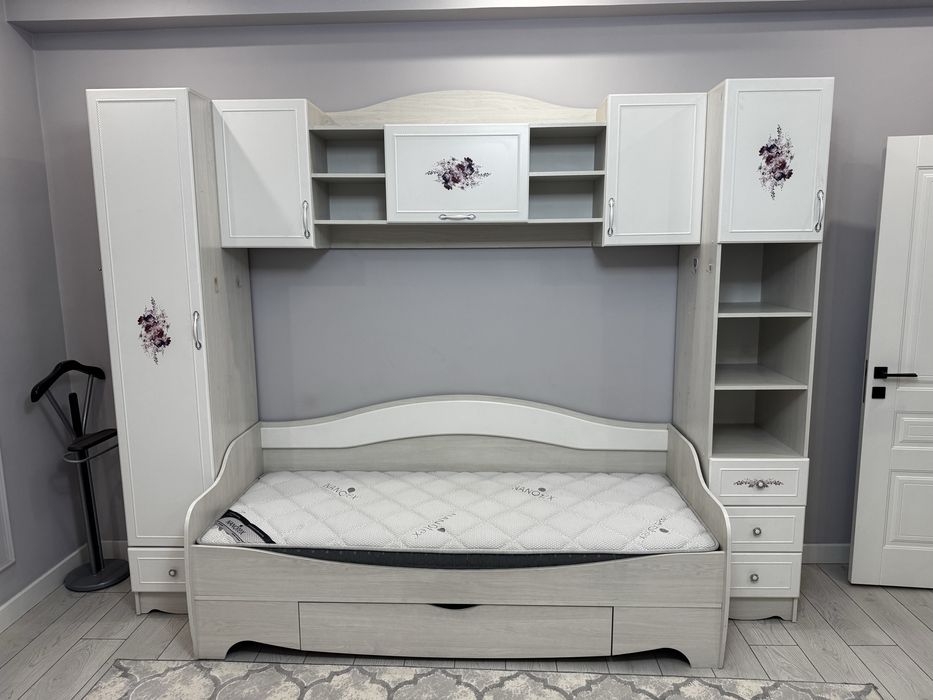 Комплект детской мебели “Аварель”